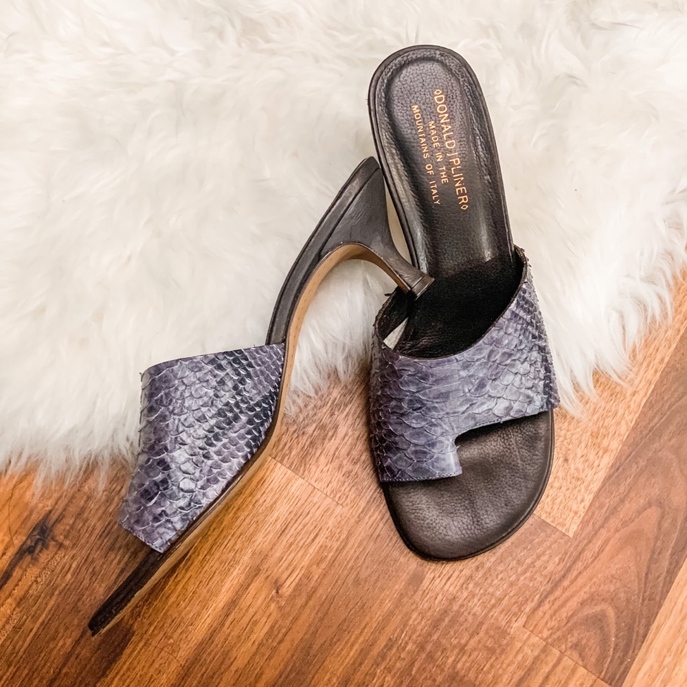 🍋 Donald J. Pliner Snakeskin Valore Kitten Heels